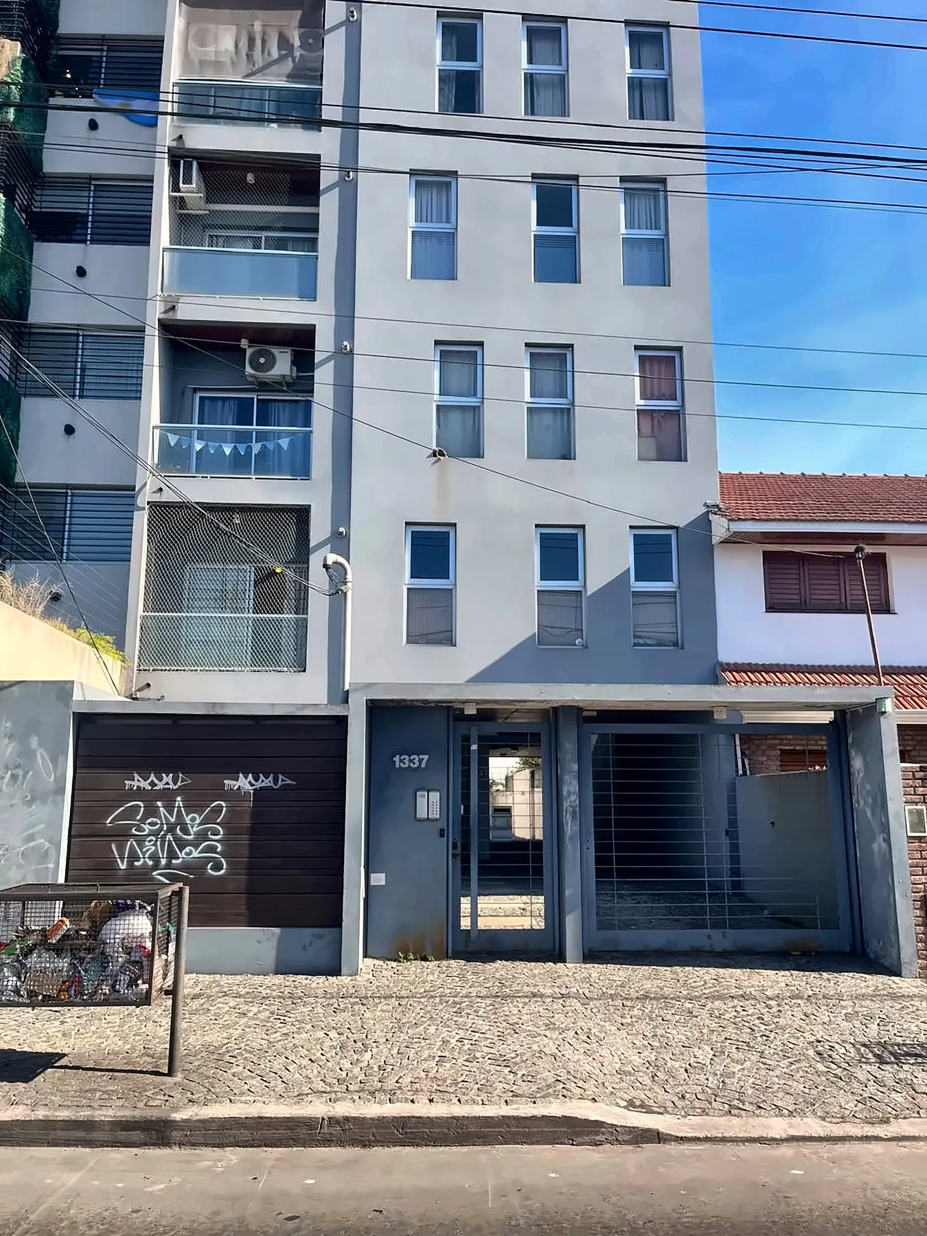 Departamento 3 ambientes con cochera en Calle 143, Berazategui Centro